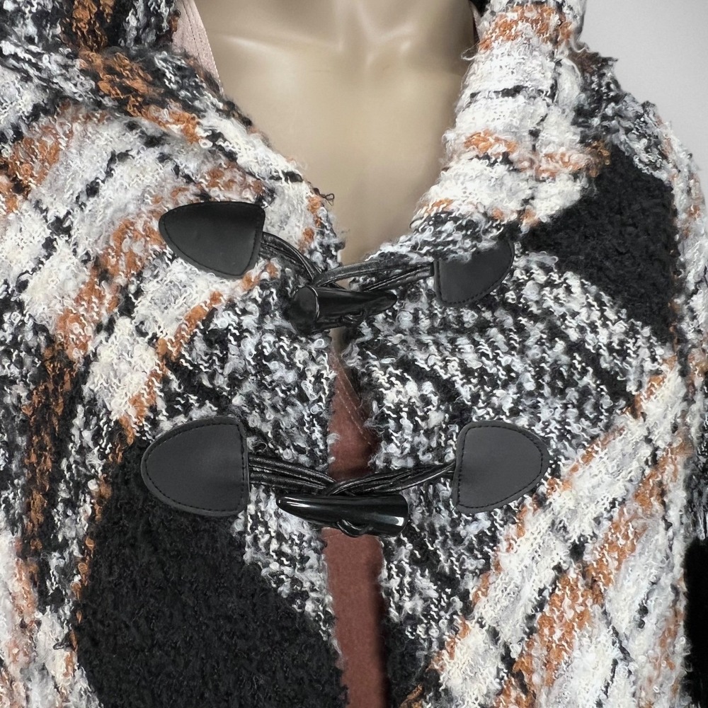 APT.9 London Plaid Toggle Ruana Poncho Cape Wrap Black‎ Brown White Cozy OS - Picture 5 of 9